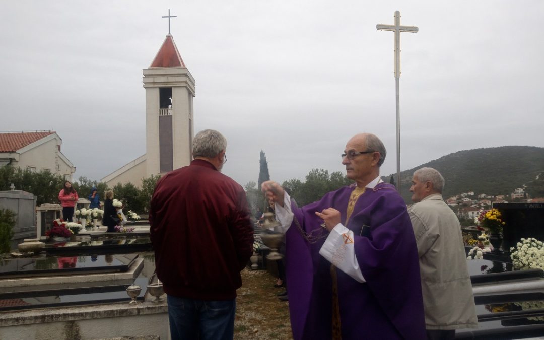Odrješenje na groblju Pišćine – Vinišće