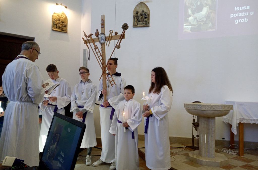 Križni put u župnoj crkvi