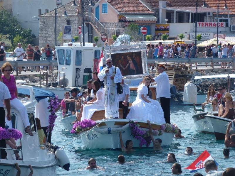 Rogoznica – zavjetno svetište Gospe od Kapelice