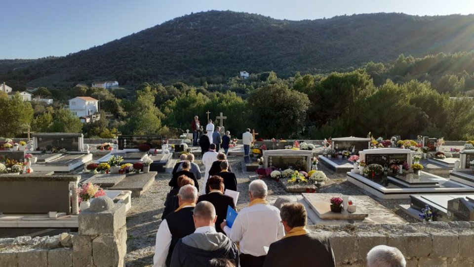 Što slavimo na blagdan Svih svetih, a što na Dušni dan?