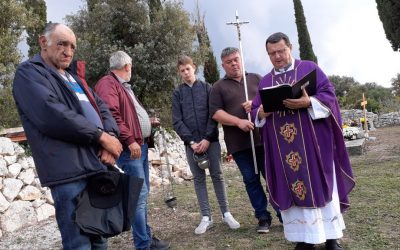 Odrješenje na groblju Oriovica