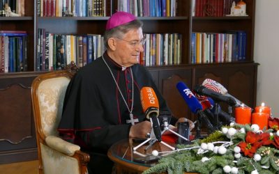 Božićna poruka nadbiskupa Barišića „Obiteljski Božić u domu djeda i bake“ predstavljena medijima