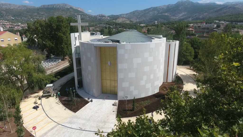 Posveta novoizgrađene crkve Svete Obitelji u Prasvetištu Gospe od Otoka u Solinu