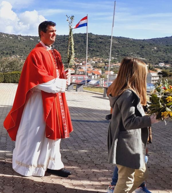NEDJELJA MUKE GOSPODNJE / CVJETNICA – župna misa, blagoslov maslinovih grančica i procesija
