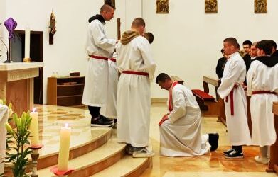 OBREDI VELIKOG PETKA I PROCESIJA OKO VALE