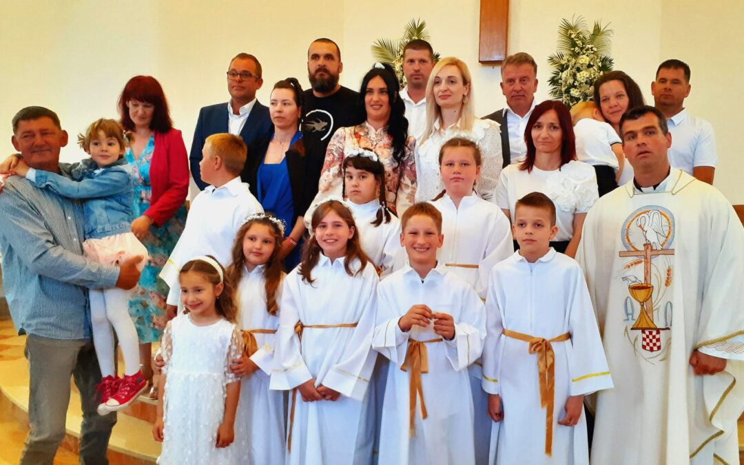 NEDJELJA PRESVETOG TROJSTVA / SV.FILIP NERI – PRVA SVETA PRIČEST i svečana župna misa