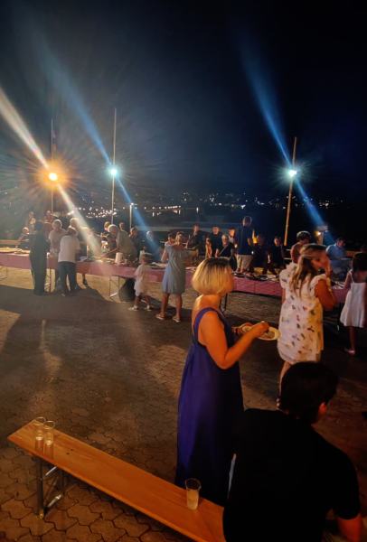 Subotnji agape don Mate sa župljanima Vinišća, članovima obitelji i prijateljima
