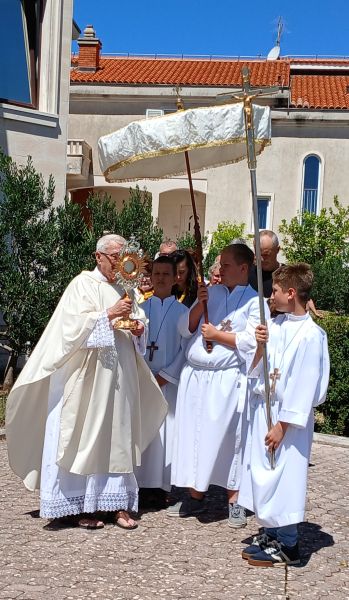 TIJELOVO – župna misa i procesija